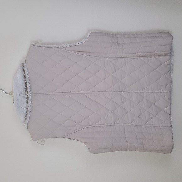 Weatherproof Reversible White Faux Fur & Tan Vest L - Picture 7 of 8